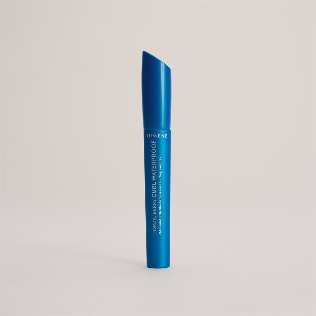 [-] Lumene - Nordic Berry Curl Waterproof Mascara