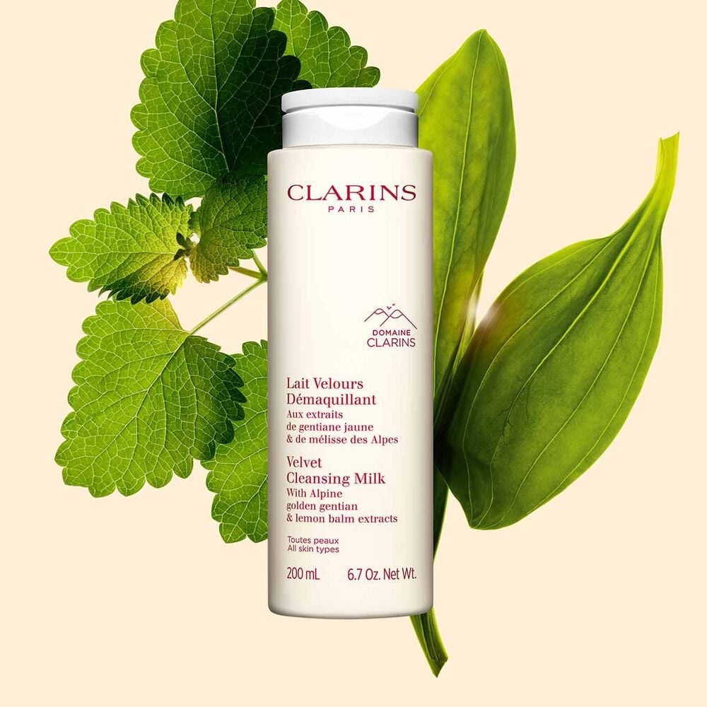 Clarins - Velvet Cleansing Milk